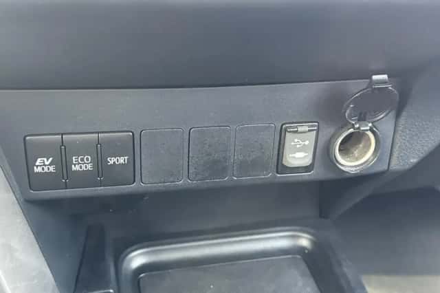 Toyota RAV4 (2018) thumbnail 17