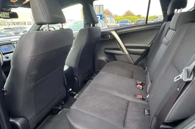 Toyota RAV4 (2018) thumbnail 21