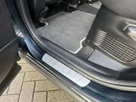 Toyota RAV4 (2018) thumbnail 22