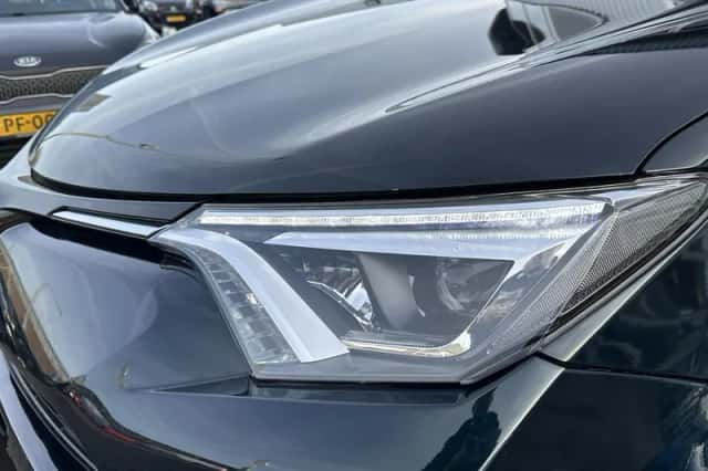 Toyota RAV4 (2018) thumbnail 36