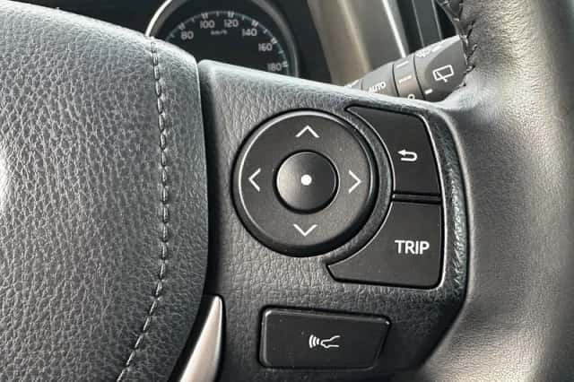 Toyota RAV4 (2018) thumbnail 9