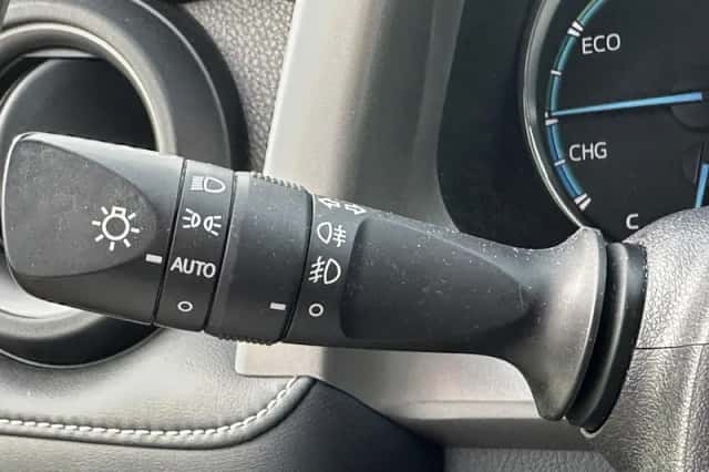 Toyota RAV4 (2018) thumbnail 10