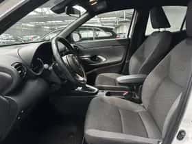 Toyota Yaris Cross (2021) thumbnail 2