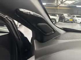 Toyota C-HR (2020) thumbnail 12