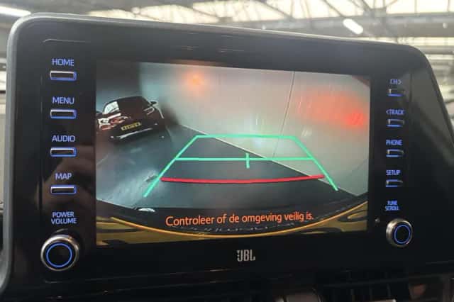 Toyota C-HR (2020) thumbnail 19