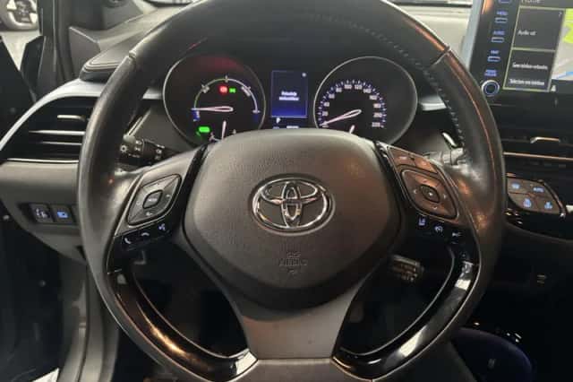 Toyota C-HR (2020) thumbnail 5