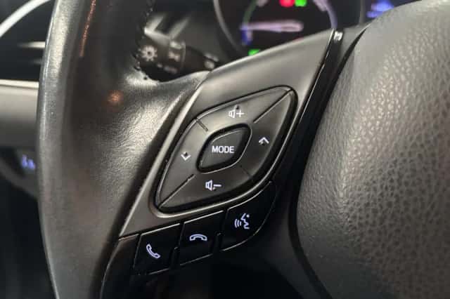 Toyota C-HR (2020) thumbnail 7