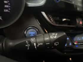 Toyota C-HR (2020) thumbnail 10