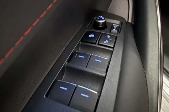Toyota Corolla (2021) thumbnail 21
