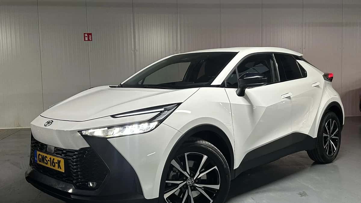 Toyota C-HR (2024) — foto 1
