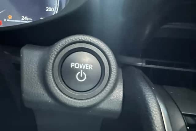 Toyota C-HR (2024) thumbnail 11