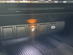 Toyota C-HR (2024) thumbnail 16