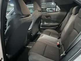 Toyota C-HR (2024) thumbnail 19