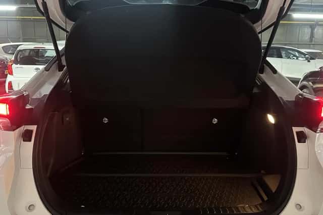 Toyota C-HR (2024) thumbnail 21