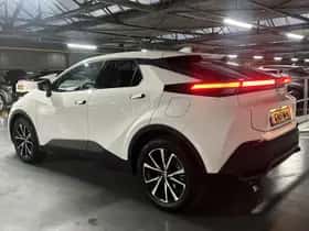 Toyota C-HR (2024) thumbnail 23