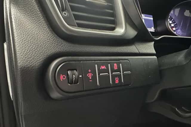 Kia Ceed Sportswagon (2022) thumbnail 4