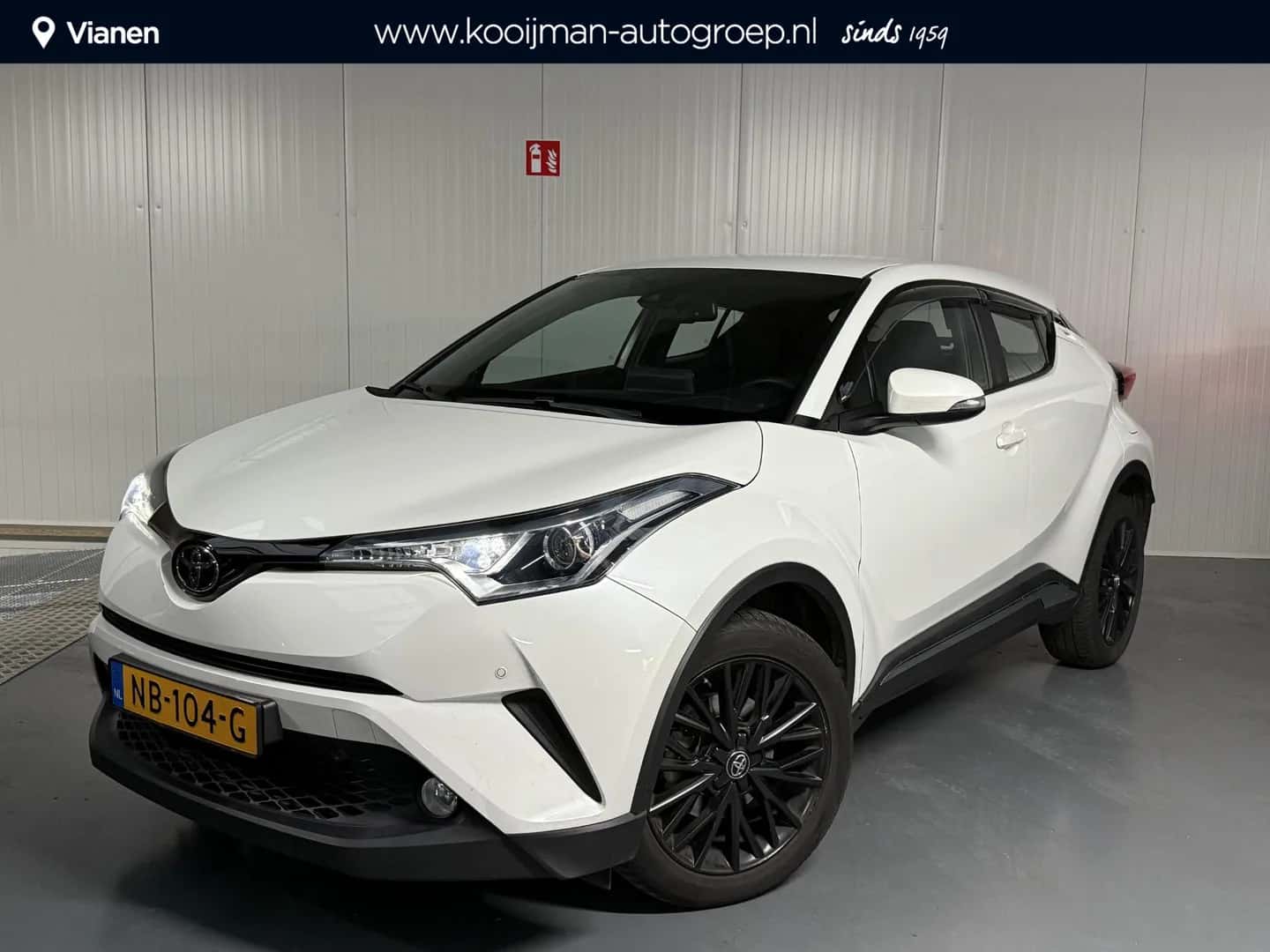 Toyota C-HR (2017) — foto 1