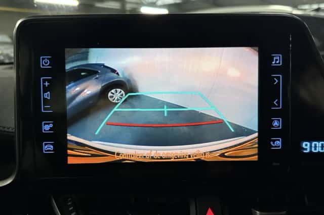 Toyota C-HR (2017) thumbnail 14