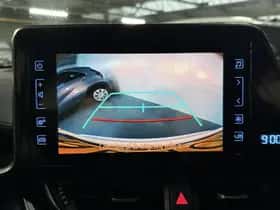 Toyota C-HR (2017) thumbnail 14