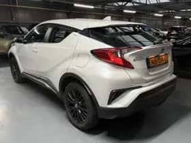 Toyota C-HR (2017) thumbnail 17