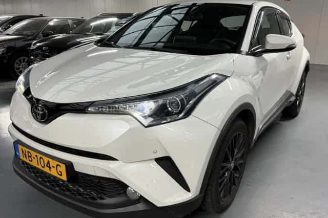 Toyota C-HR (2017) thumbnail 18
