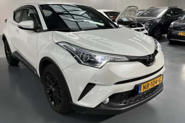 Toyota C-HR (2017) thumbnail 19