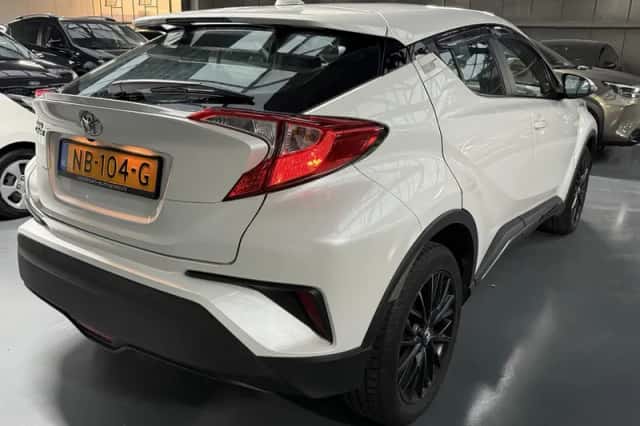 Toyota C-HR (2017) thumbnail 20