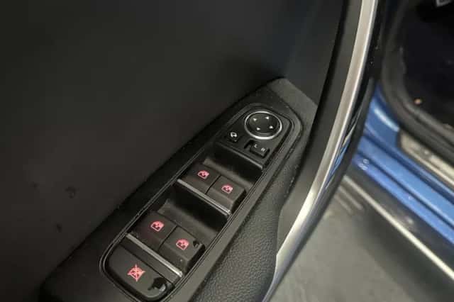 Kia Proceed (2023) thumbnail 3