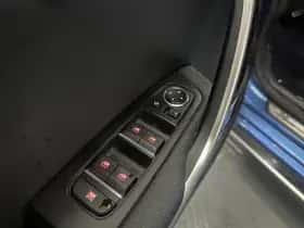 Kia Proceed (2023) thumbnail 3