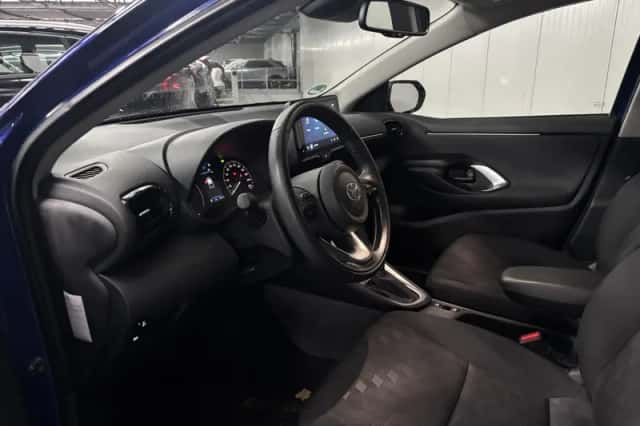 Toyota Yaris (2024) thumbnail 2