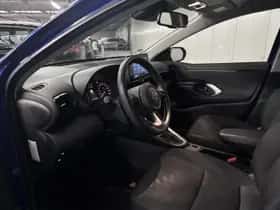 Toyota Yaris (2024) thumbnail 2