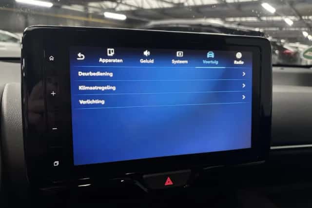 Toyota Yaris (2024) thumbnail 12