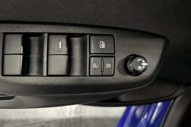 Toyota Yaris (2024) thumbnail 4