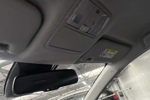 Toyota Auris (2018) thumbnail 12