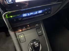 Toyota Auris (2018) thumbnail 16