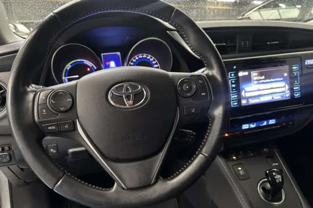 Toyota Auris (2018) thumbnail 5
