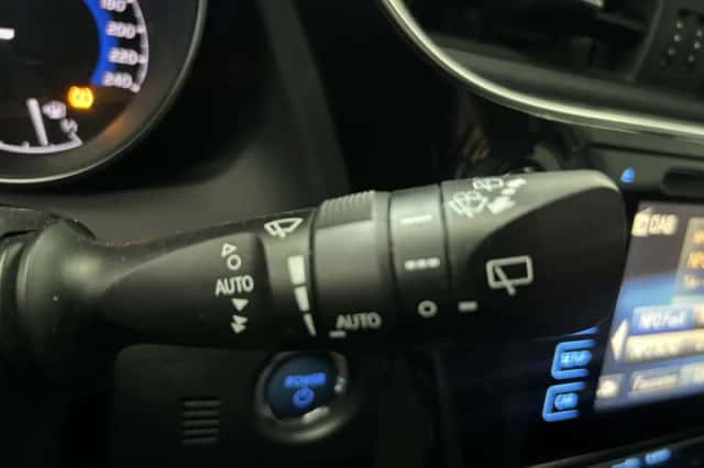 Toyota Auris (2018) thumbnail 7
