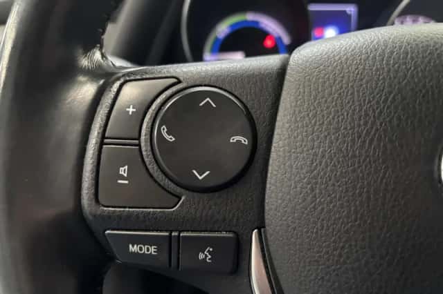 Toyota Auris (2018) thumbnail 9