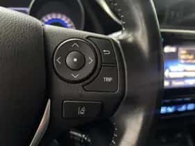 Toyota Auris (2018) thumbnail 10