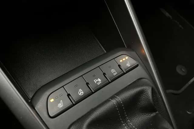 Kia Rio (2019) thumbnail 19
