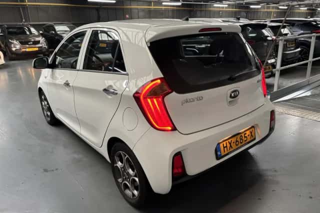 Kia Picanto (2016) thumbnail 13