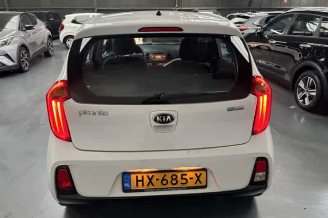 Kia Picanto (2016) thumbnail 14