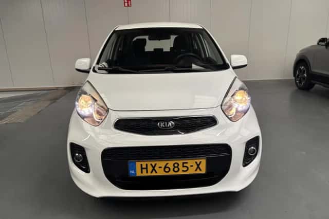 Kia Picanto (2016) thumbnail 16