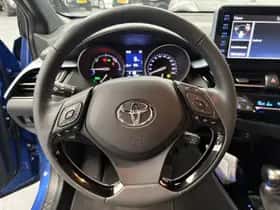 Toyota C-HR (2021) thumbnail 2