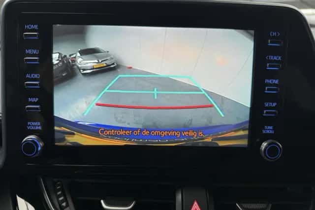 Toyota C-HR (2021) thumbnail 12
