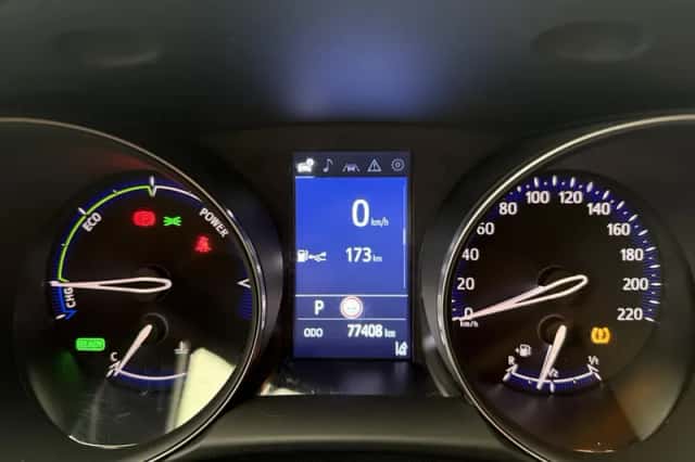 Toyota C-HR (2021) thumbnail 3