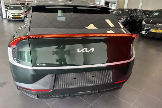 Kia EV6 (2023) thumbnail 17