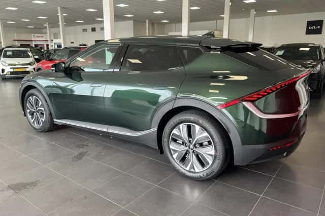 Kia EV6 (2023) thumbnail 18