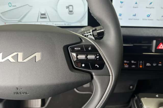 Kia EV6 (2023) thumbnail 4