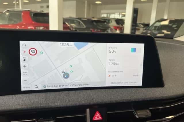 Kia EV6 (2023) thumbnail 8
